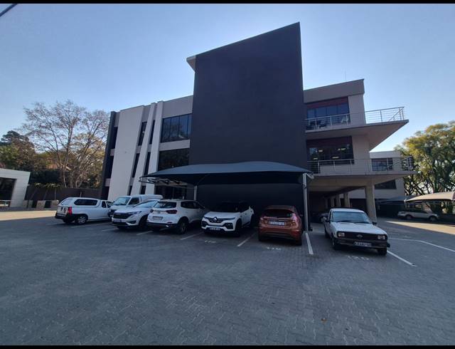133M² OFFICE TO LET IN MELROSE ESTATE